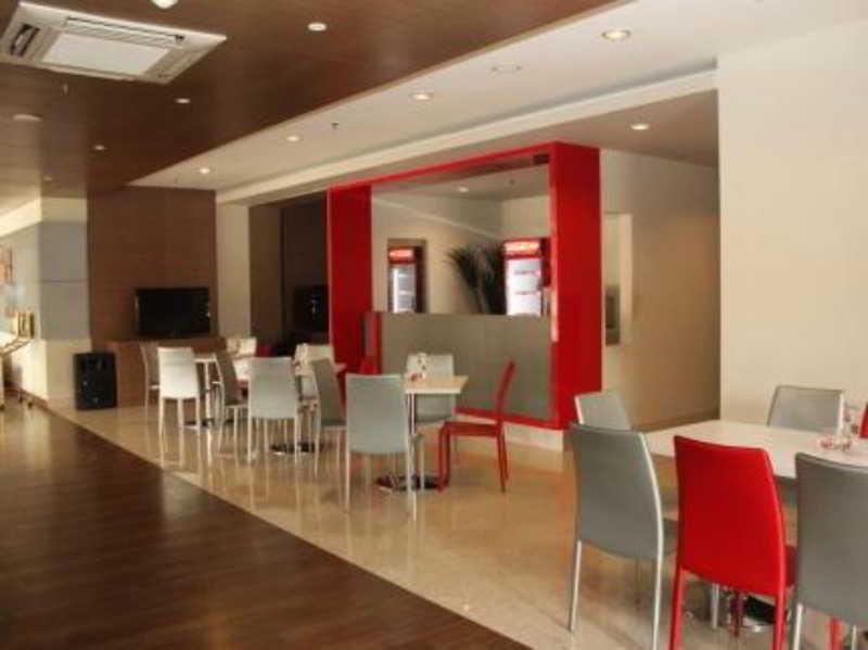 Metland Hotel Bekasi Esterno foto