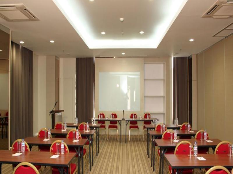 Metland Hotel Bekasi Esterno foto
