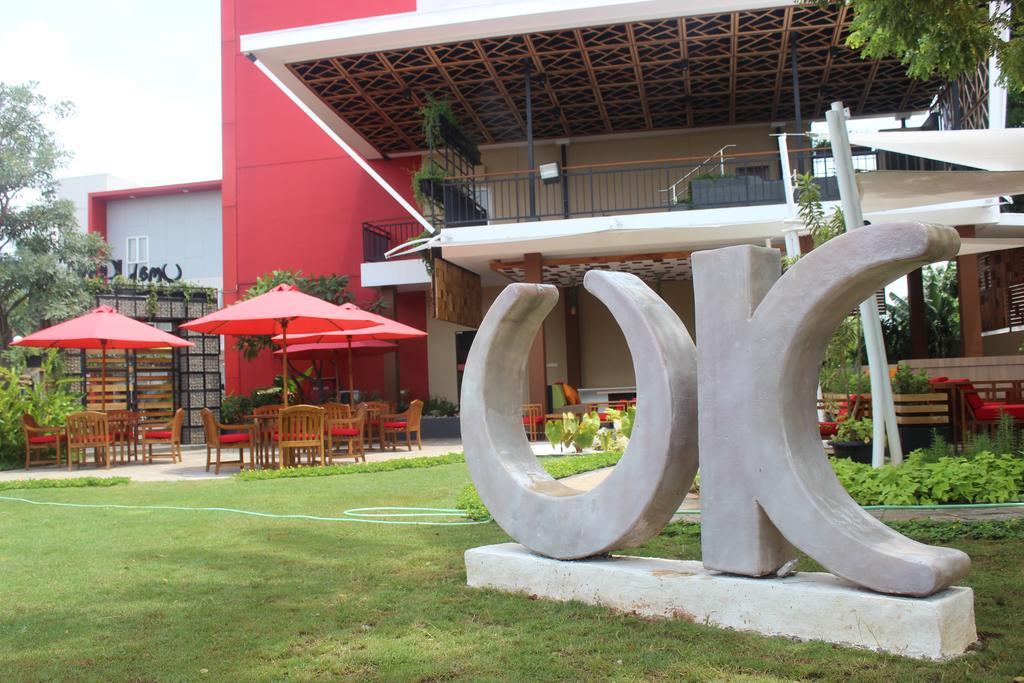 Metland Hotel Bekasi Esterno foto