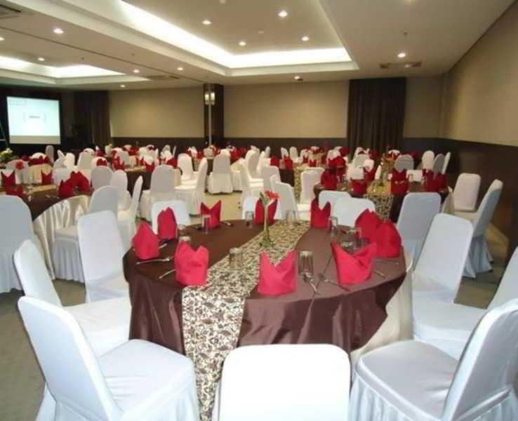 Metland Hotel Bekasi Esterno foto