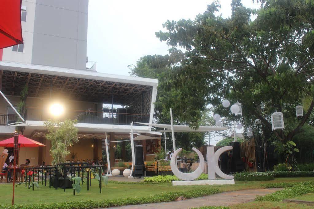 Metland Hotel Bekasi Esterno foto